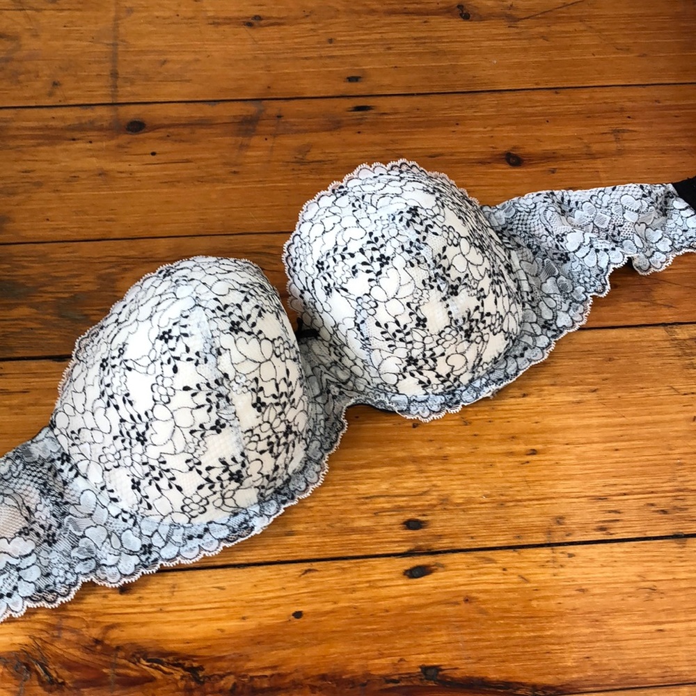 VICTORIA’S SECRET Dream Angels Strapless Bra
